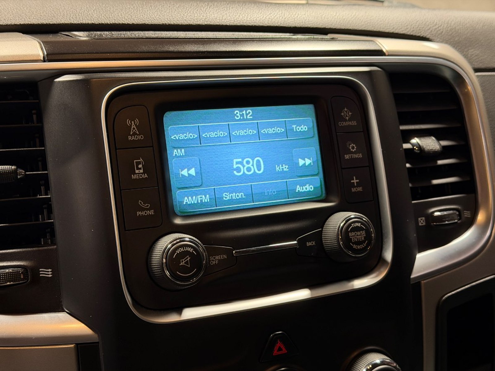RAM 2500 2019 - Imagen 17 de 18
