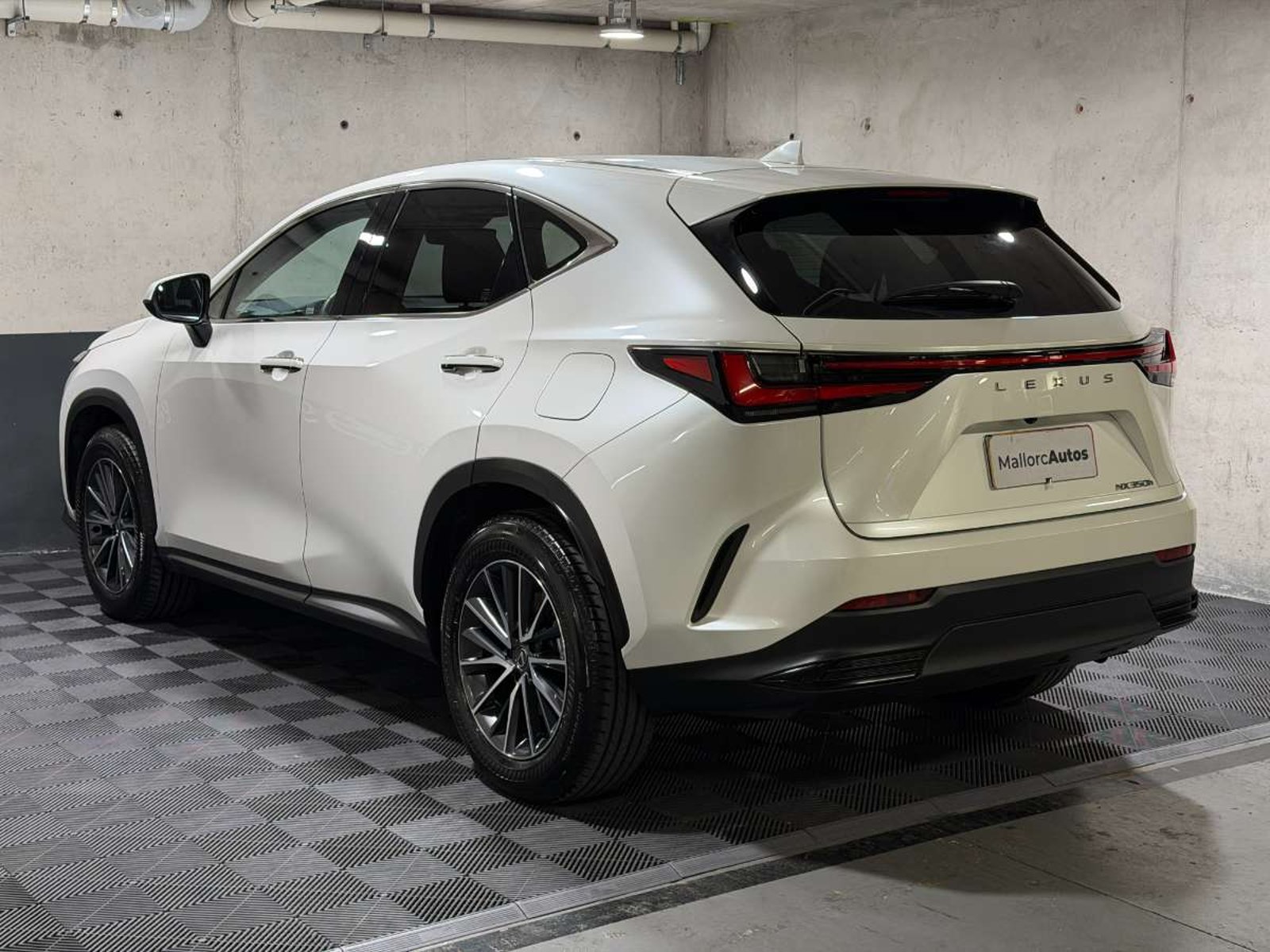 Lexus NX350H 2.5 PREMIUM HIB 4X2 AT 5P 2025 - Foto 4 de 20