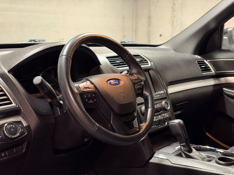 Ford EXPLORER 3.5 XLT 4X2 AT 5P 2018 - Imagen 14 de 20