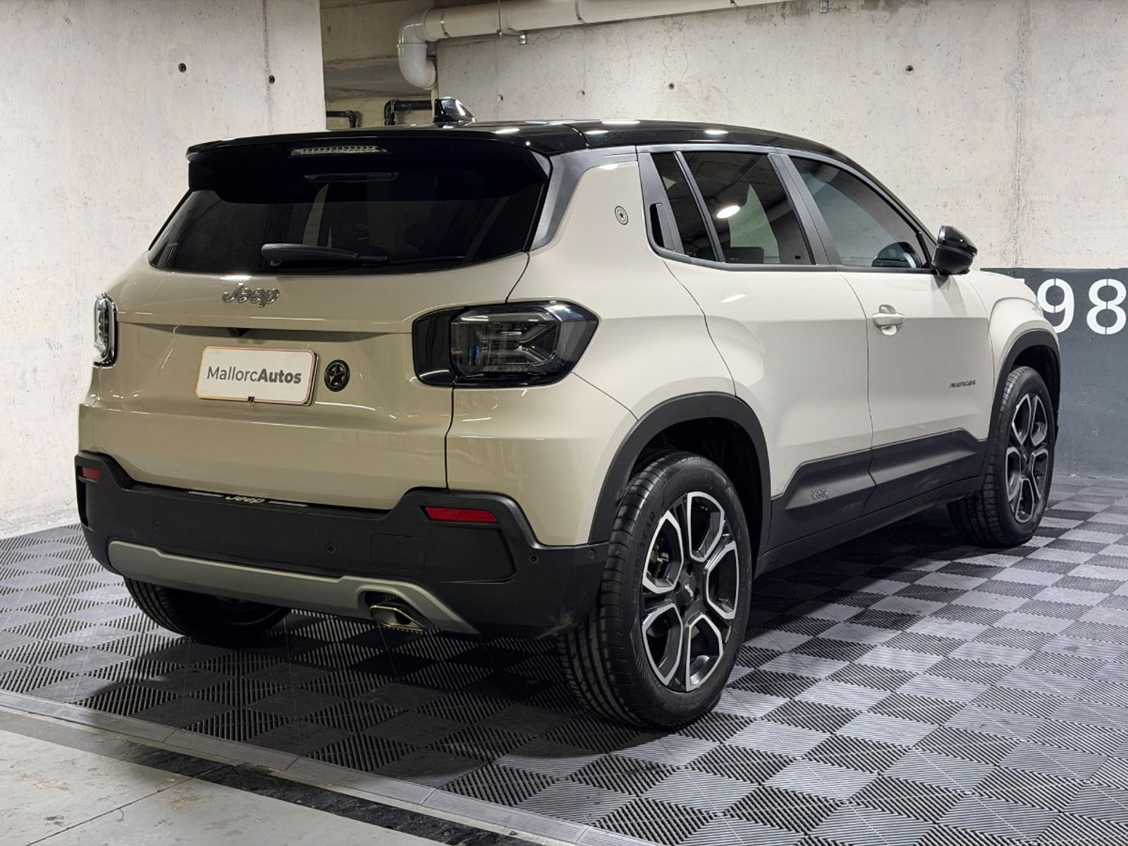 Jeep Avenger 1.2T SUMMIT MHEV 2WD AT 5P 2025 - Imagen 6 de 20