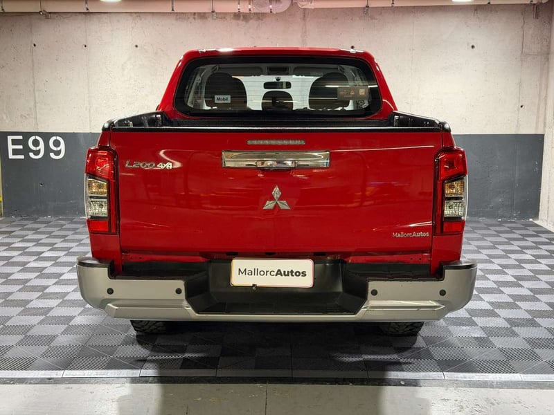 Mitsubishi L200 2.2 KATANA CRT DIESEL DOB. CAB. 4X4 MT 4P 2024 - Imagen 5 de 17