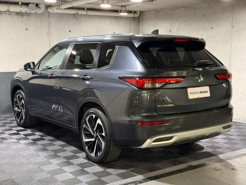 Mitsubishi OUTLANDER 2.5 GLX P 4X2 AT 5P 2025 - Imagen 4 de 20