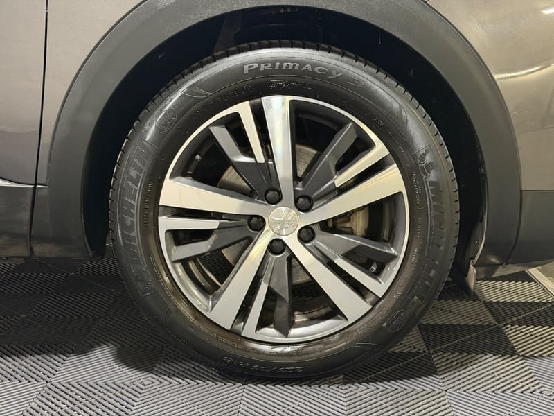 Peugeot 3008 1.5 ACTIVE PACK BLUEHDI 4X2 130 MT6 5P 2022 - Imagen 8 de 20