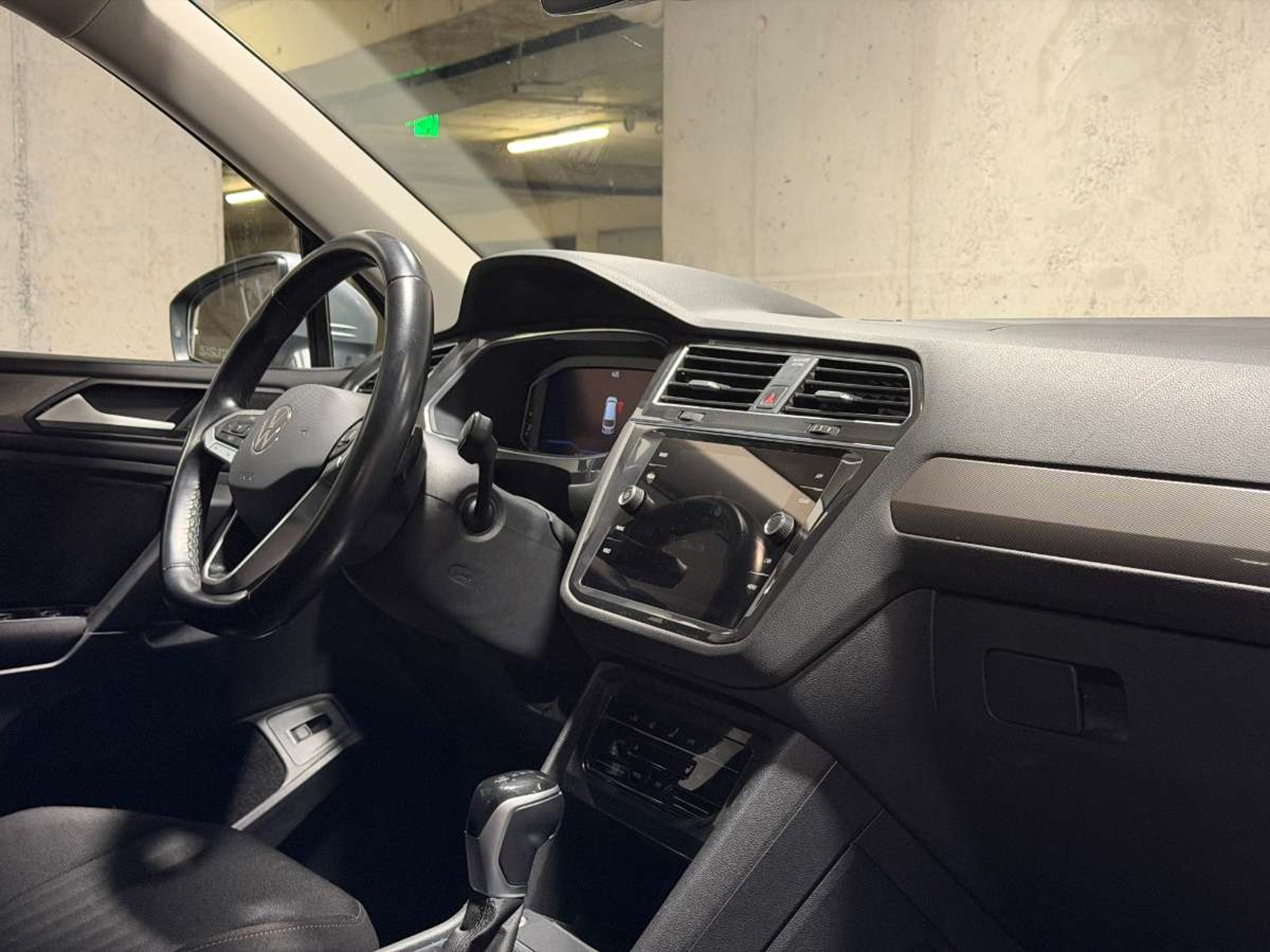 Volkswagen TIGUAN 1.4 TSI COMFORTLINE 4X2 AT 5P 2023 - Imagen 12 de 20