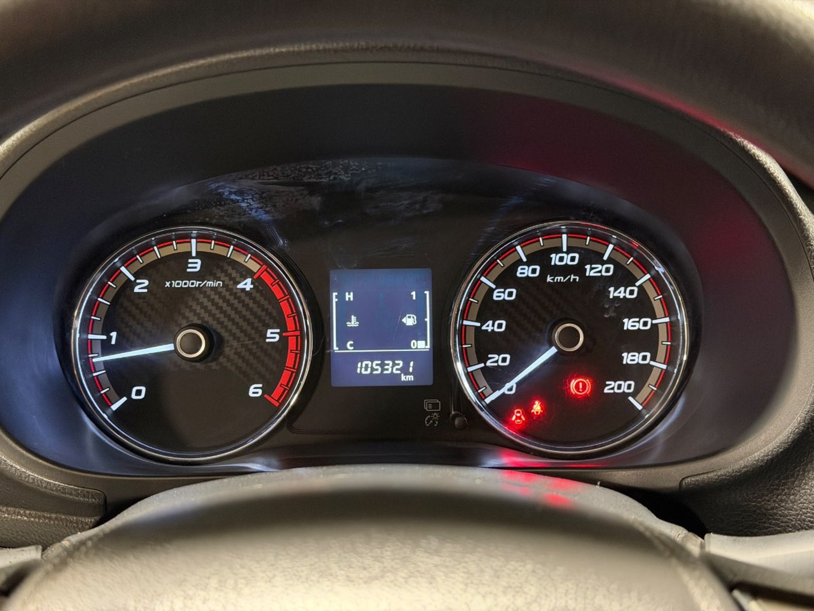 MITSUBISHI L200 2.4 KATANA CRM DIESEL DOB. CAB. 4X4 MT 4P 2023 - Imagen 16 de 18