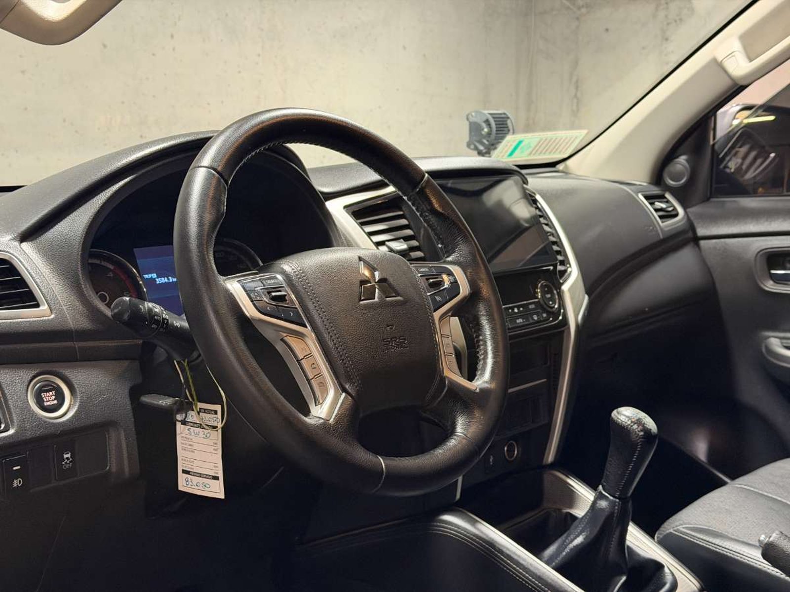Mitsubishi L200 2.4 DAKAR CRS DIESEL DOB. CAB. 4X4 MT 4P 2023 - Imagen 13 de 16