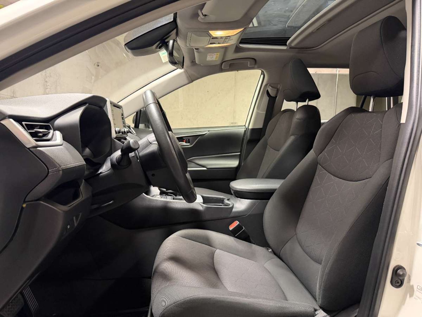 Toyota RAV4 2.5 XLE HYBRID HV 4X2 CVT AT 5P 2021 - Imagen 10 de 20