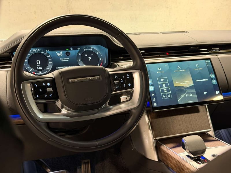 Land Rover RANGE ROVER SE MHEV 4X4 3.0 AT 2024 - Imagen 14 de 20