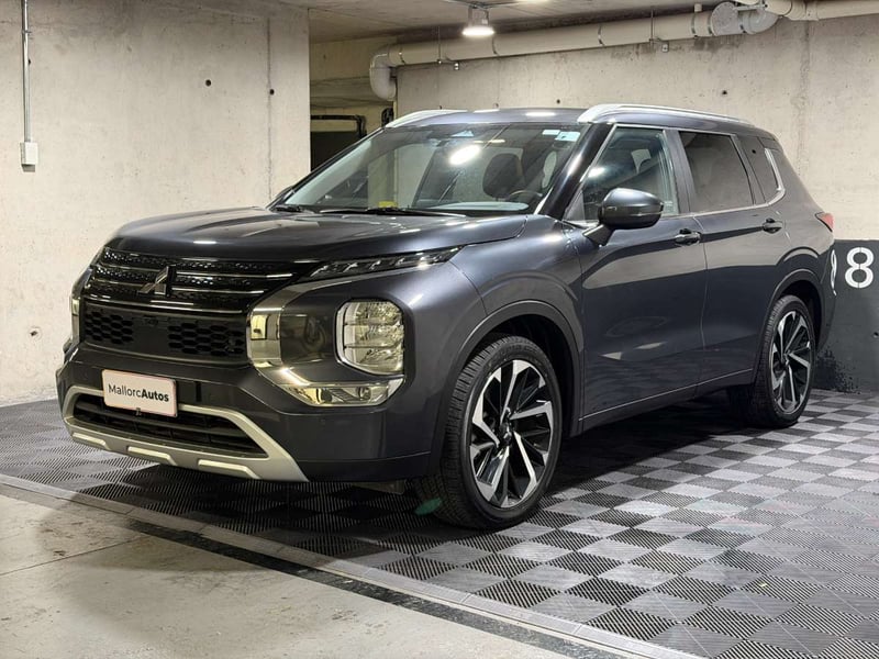 Mitsubishi OUTLANDER 2.5 GLX P 4X2 AT 5P 2025 - Imagen 3 de 20