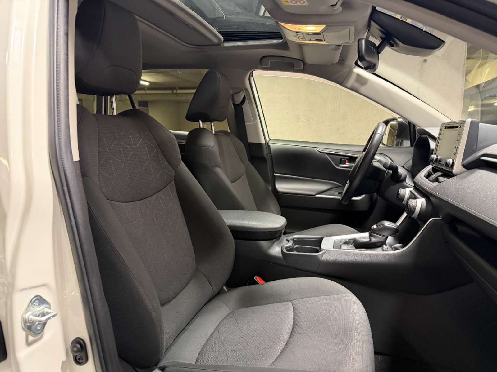 Toyota RAV4 2.5 XLE HYBRID HV 4X2 CVT AT 5P 2021 - Imagen 9 de 20