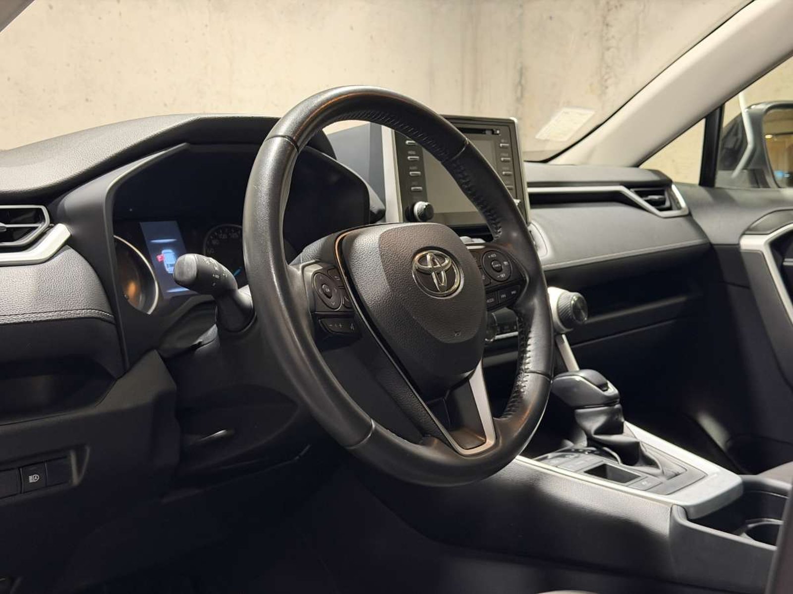 Toyota RAV4 2.5 XLE HYBRID HV 4X2 CVT AT 5P 2021 - Imagen 13 de 20