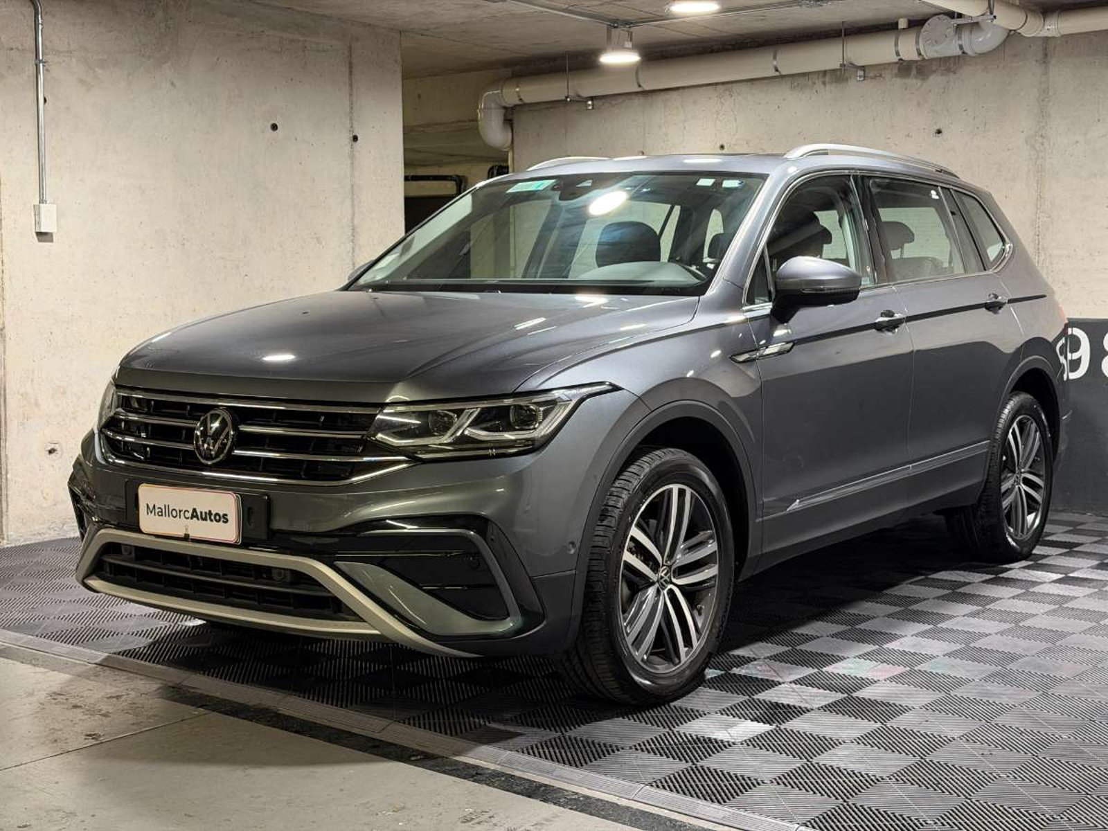Volkswagen TIGUAN 1.4 TSI HIGHLINE 4X2 AT 5P 2023 - Foto 3 de 20