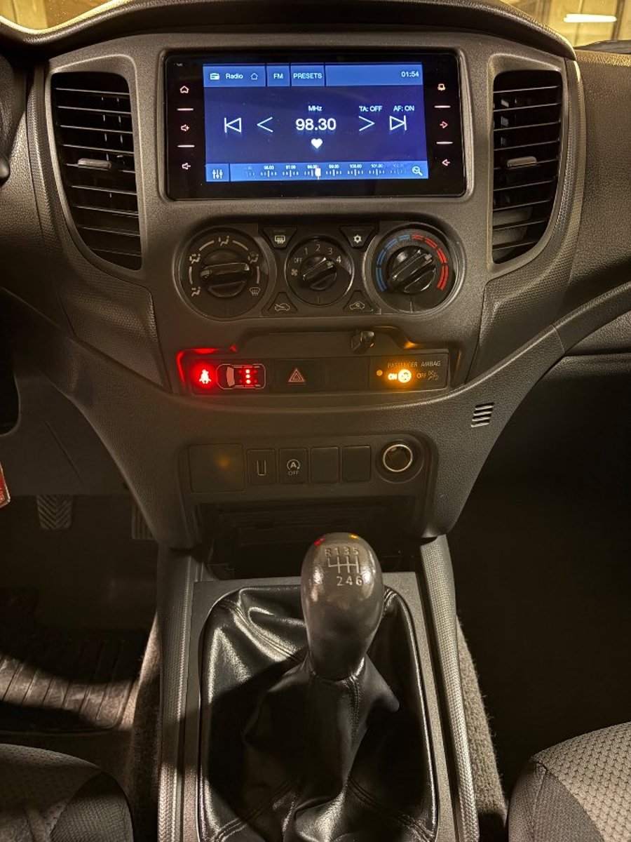 Mitsubishi L200 2.2 KATANA CRT DIESEL DOB. CAB. 4X4 MT 4P 2024 - Imagen 18 de 19