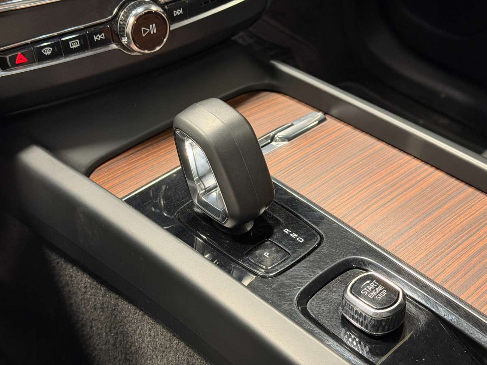 Volvo XC60 2.0 B5 PLUS HYBRID AWD AT 5P 2023 - Imagen 18 de 18