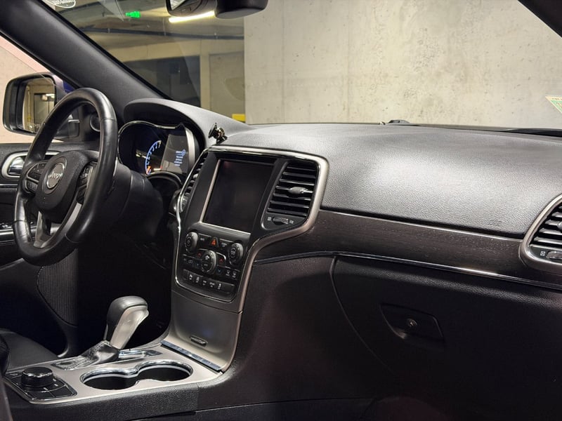 Jeep Grand Cherokee 3.6 LIMITED LX 4X4 AT 5P 2018 - Imagen 12 de 20