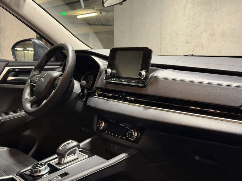 Mitsubishi OUTLANDER 2.5 GLX P 4X2 AT 5P 2025 - Imagen 13 de 20