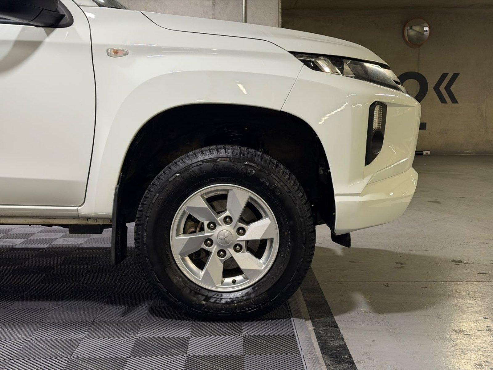 MITSUBISHI L200 2.4 KATANA CRM DIESEL DOB. CAB. 4X4 MT 4P 2023 - Imagen 7 de 18