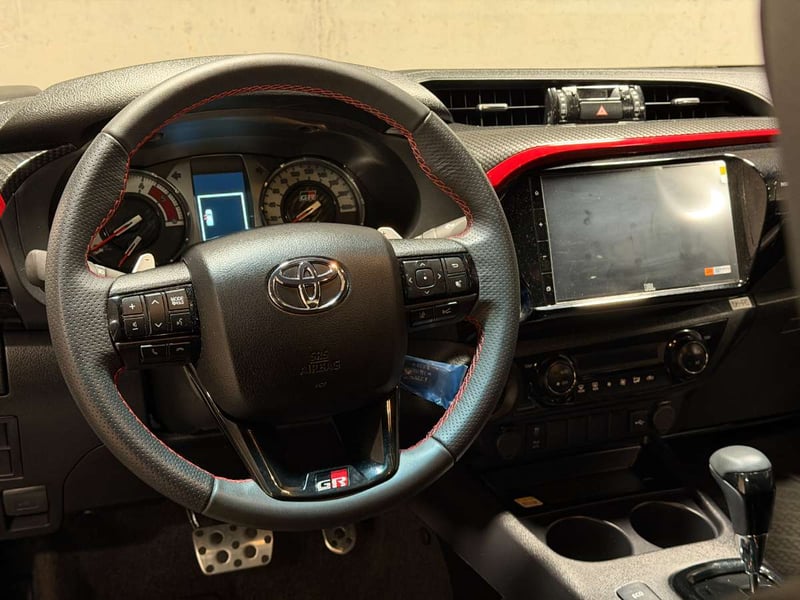 Toyota HILUX 2.8 GR-S DIESEL 4X4 DOB. CAB. AT 4P 2026 - Imagen 13 de 20