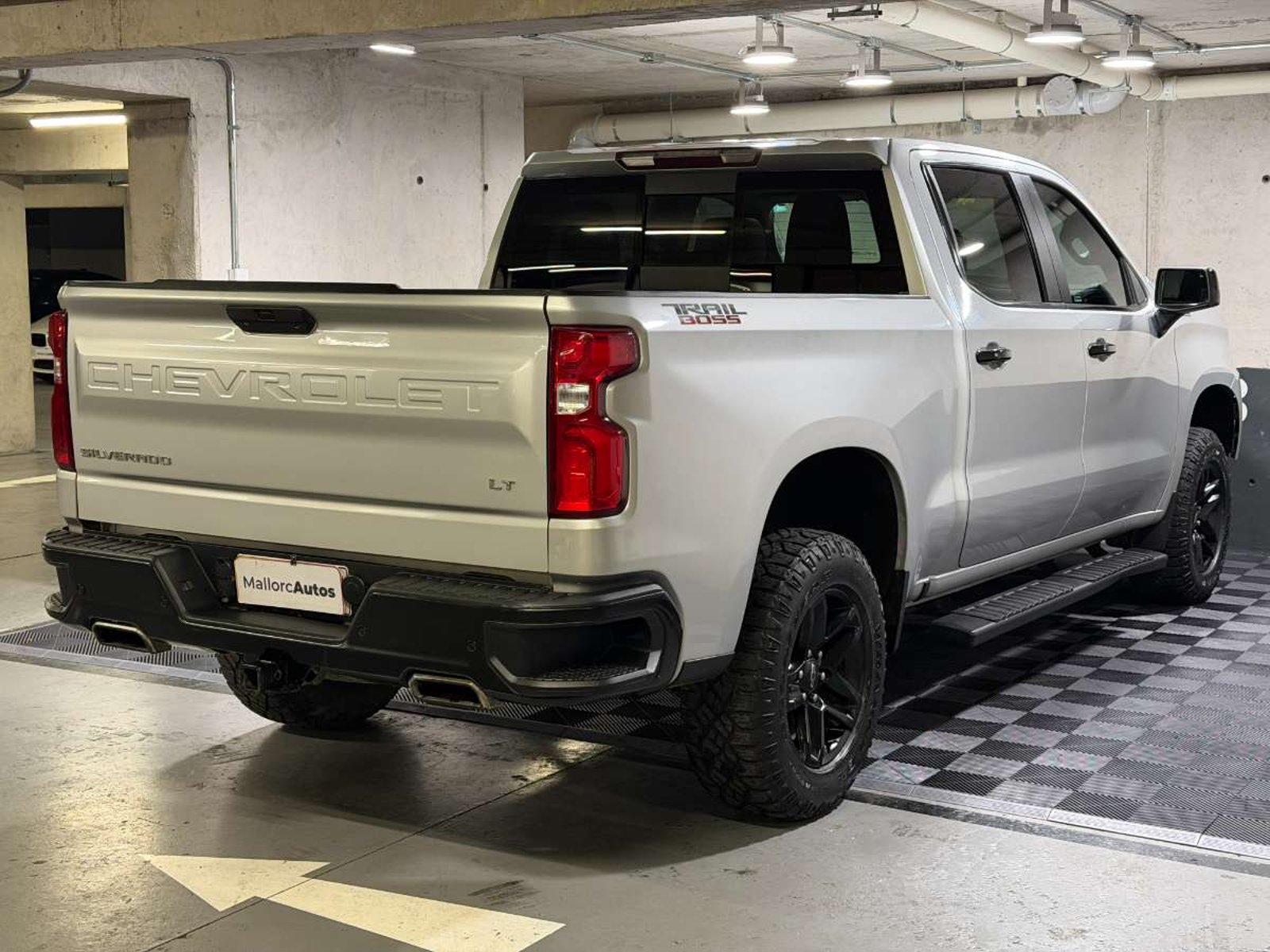 Chevrolet SILVERADO 5.3 LT TRAILBOSS 4X4 Z71 AT 4P 2020 - Imagen 6 de 17