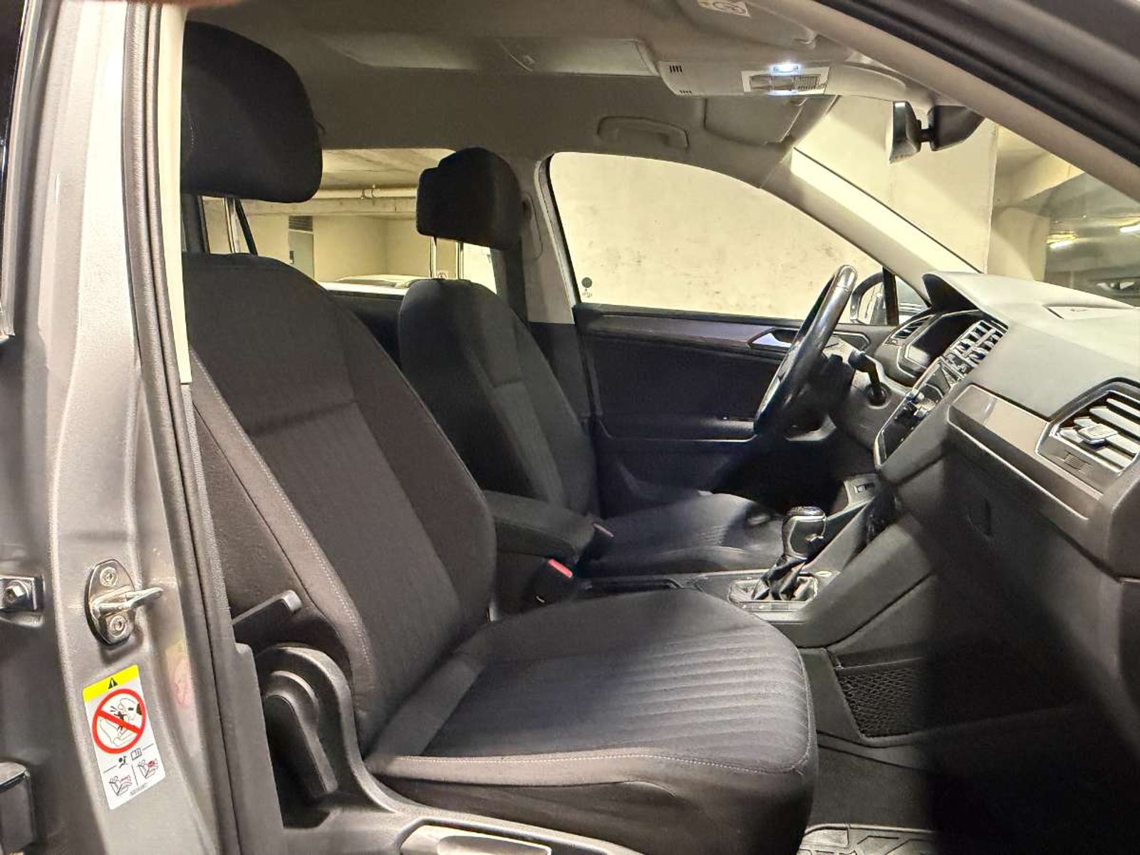 Volkswagen TIGUAN 1.4 TSI COMFORTLINE 4X2 AT 5P 2023 - Imagen 9 de 20