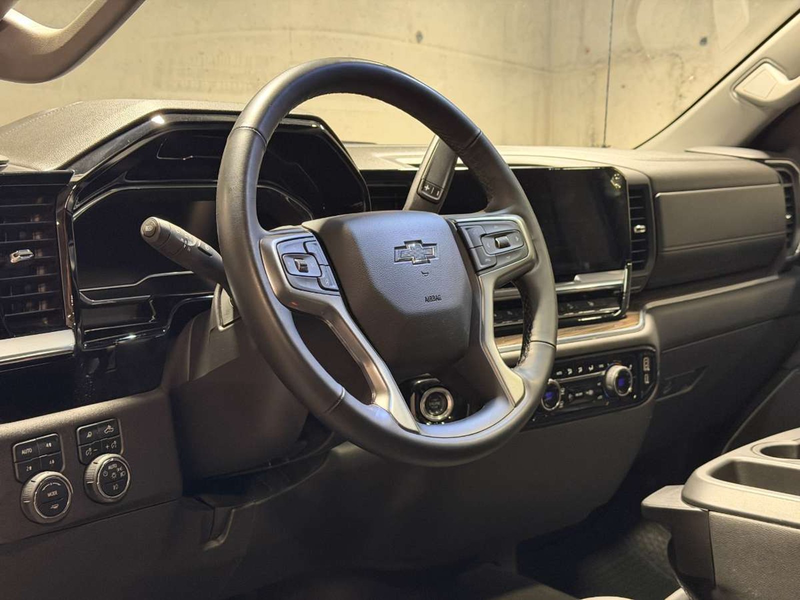 CHEVROLET SILVERADO 5.3 LT R TRAIL BOSS Z71 4X4 AT 4P 2025 - Imagen 13 de 19