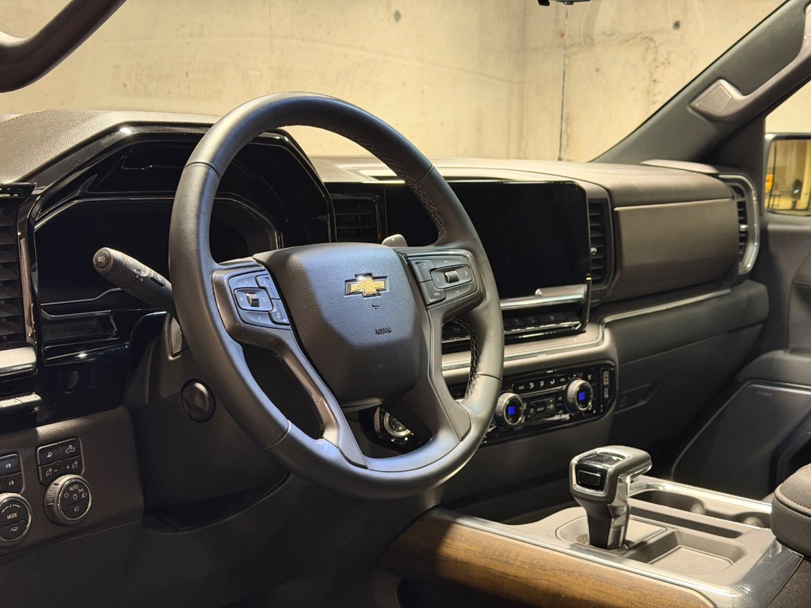 Chevrolet SILVERADO 3.0TD HIGH COUNTRY AUTO DC 4WD R 3.0TD HIGH COUNTRY AUTO DC 4WD R 2025 - Imagen 13 de 20
