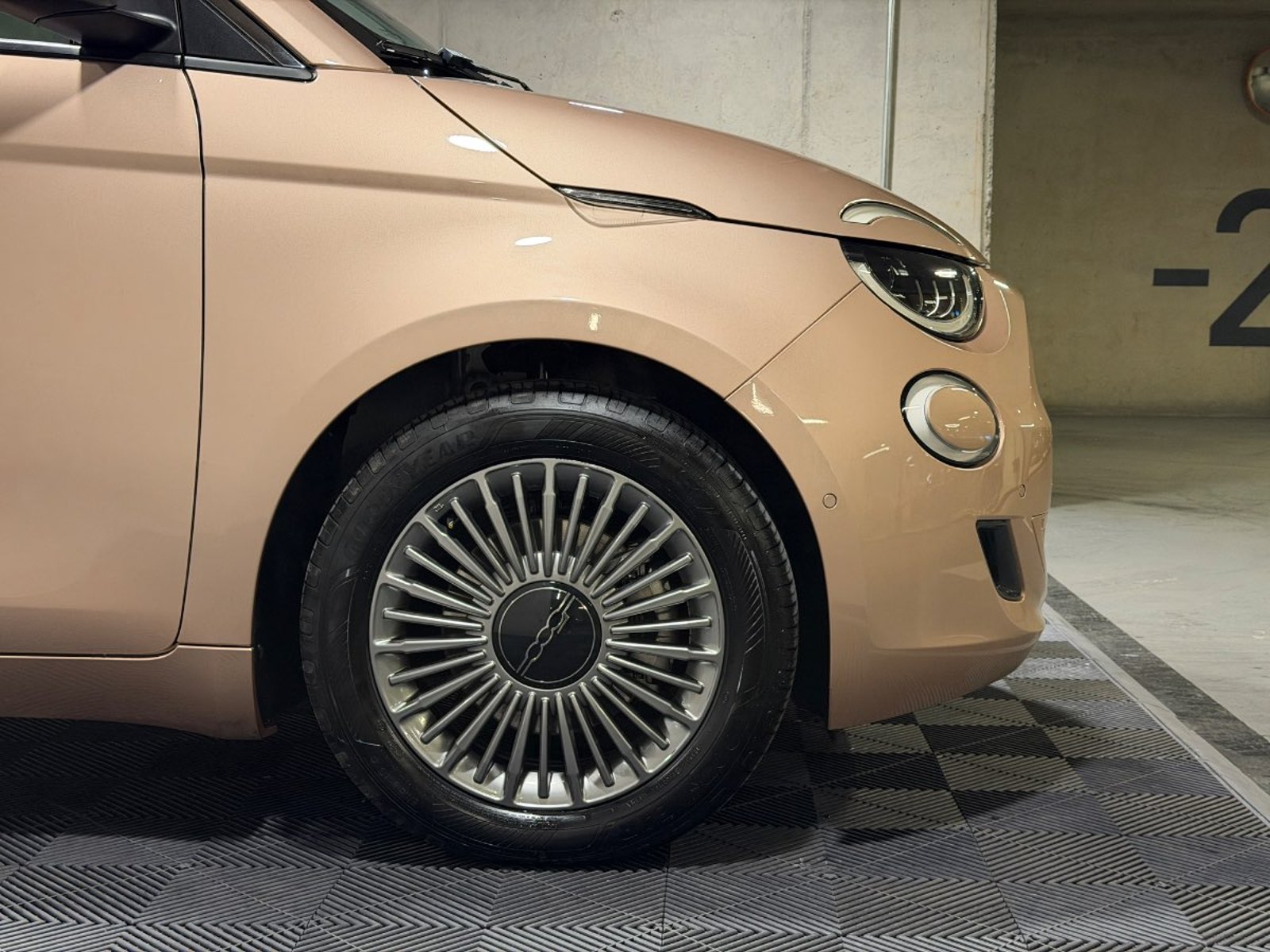 Fiat 500 ELECTRICO 4X2 AT ЗP 2026 - Imagen 7 de 18