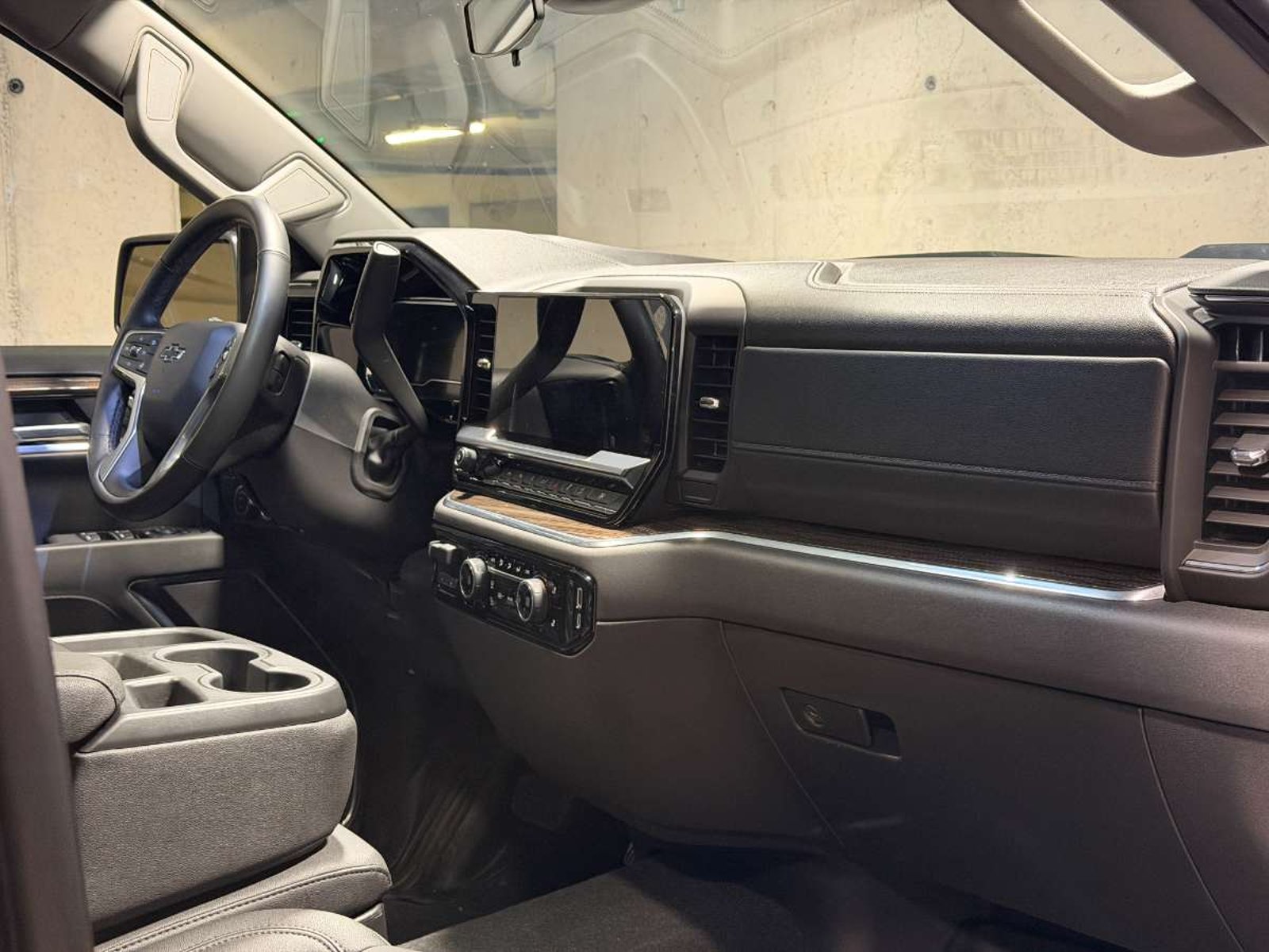 CHEVROLET SILVERADO 5.3 LT R TRAIL BOSS Z71 4X4 AT 4P 2025 - Imagen 12 de 19