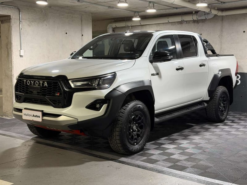 Toyota HILUX 2.8 GR-S DIESEL 4X4 DOB. CAB. AT 4P 2026 - Imagen 3 de 20