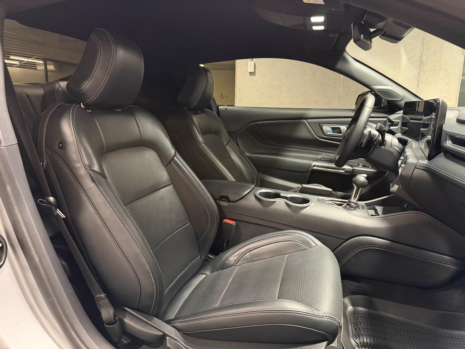 Ford MUSTANG 5.0 GT PREMIUM 4X2 COUPE AT 2P 2024 - Imagen 9 de 18