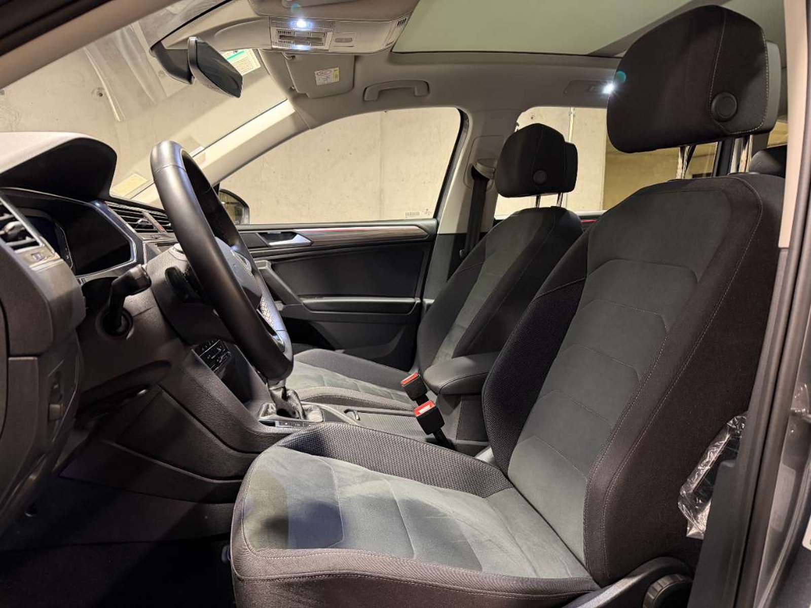 Volkswagen TIGUAN 1.4 TSI HIGHLINE 4X2 AT 5P 2023 - Imagen 10 de 20