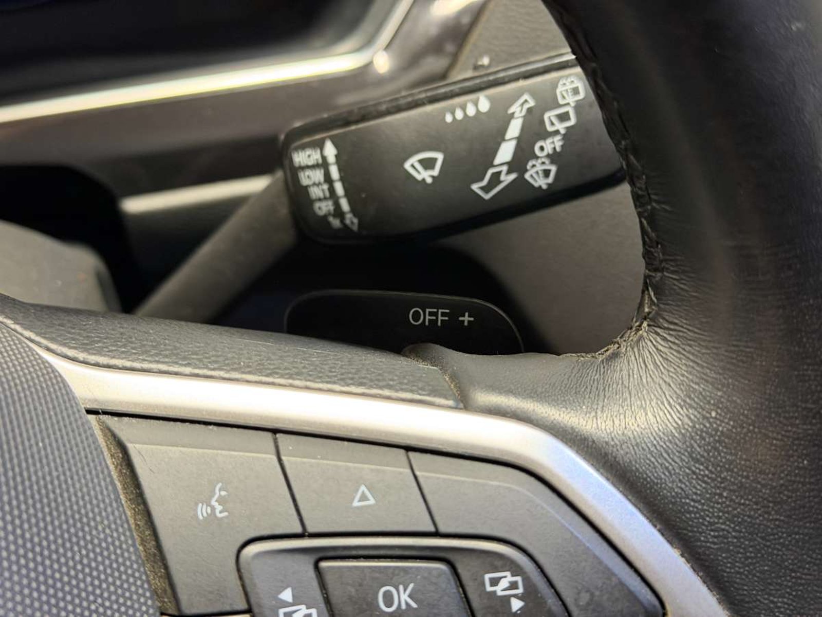 Volkswagen TIGUAN 1.4 TSI COMFORTLINE 4X2 AT 5P 2023 - Imagen 16 de 20