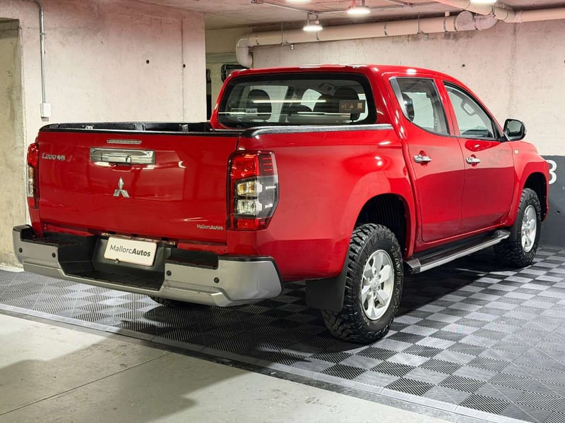 Mitsubishi L200 2.2 KATANA CRT DIESEL DOB. CAB. 4X4 MT 4P 2024 - Imagen 6 de 17