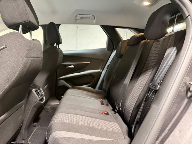 Peugeot 3008 1.5 ACTIVE PACK BLUEHDI 4X2 130 MT6 5P 2022 - Imagen 11 de 20