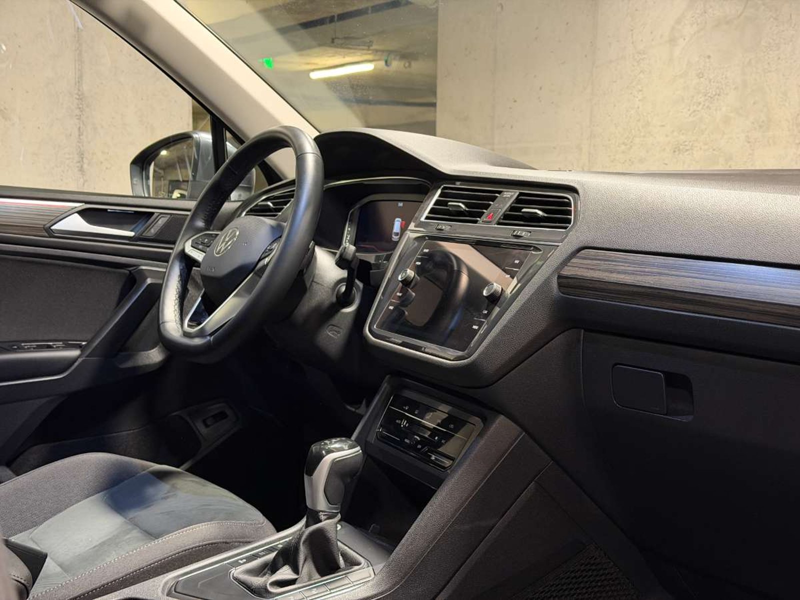 Volkswagen TIGUAN 1.4 TSI HIGHLINE 4X2 AT 5P 2023 - Imagen 12 de 20