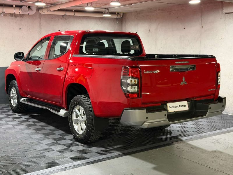 Mitsubishi L200 2.2 KATANA CRT DIESEL DOB. CAB. 4X4 MT 4P 2024 - Imagen 4 de 17