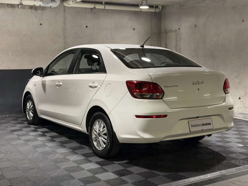 Kia SOLUTO 2024 - Imagen 4 de 18