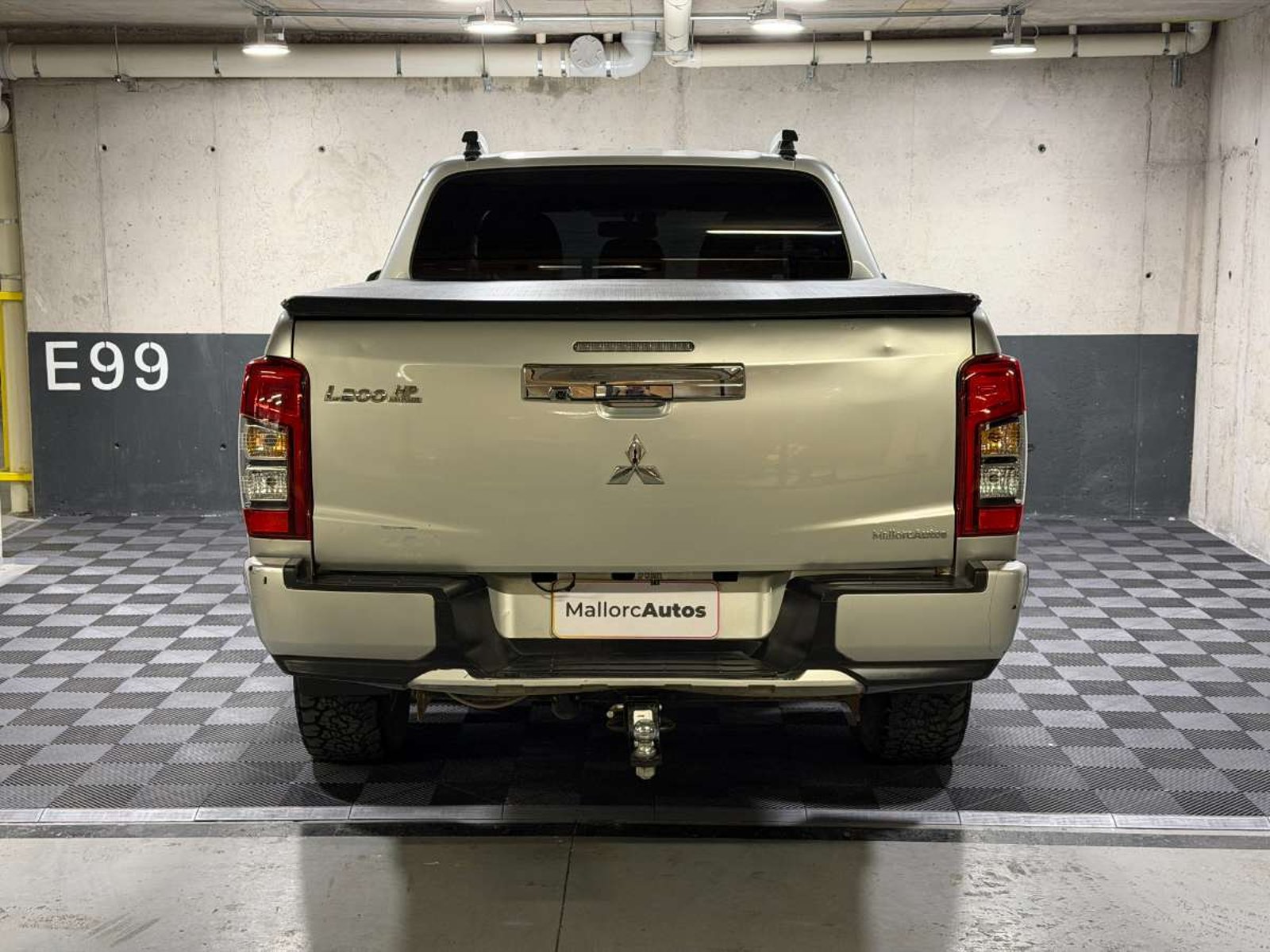 Mitsubishi L200 2.4 DAKAR CRS DIESEL DOB. CAB. 4X4 MT 4P 2023 - Foto 5 de 16