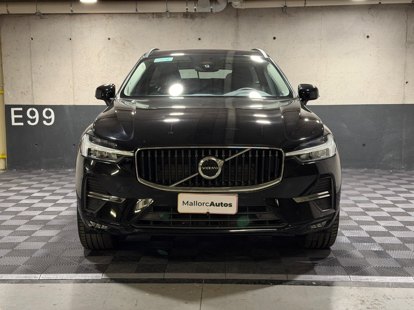 Volvo XC60 2.0 B5 MOMENTUM HYBRID 4X4 AT 5P 2022 - Foto 2 de 17