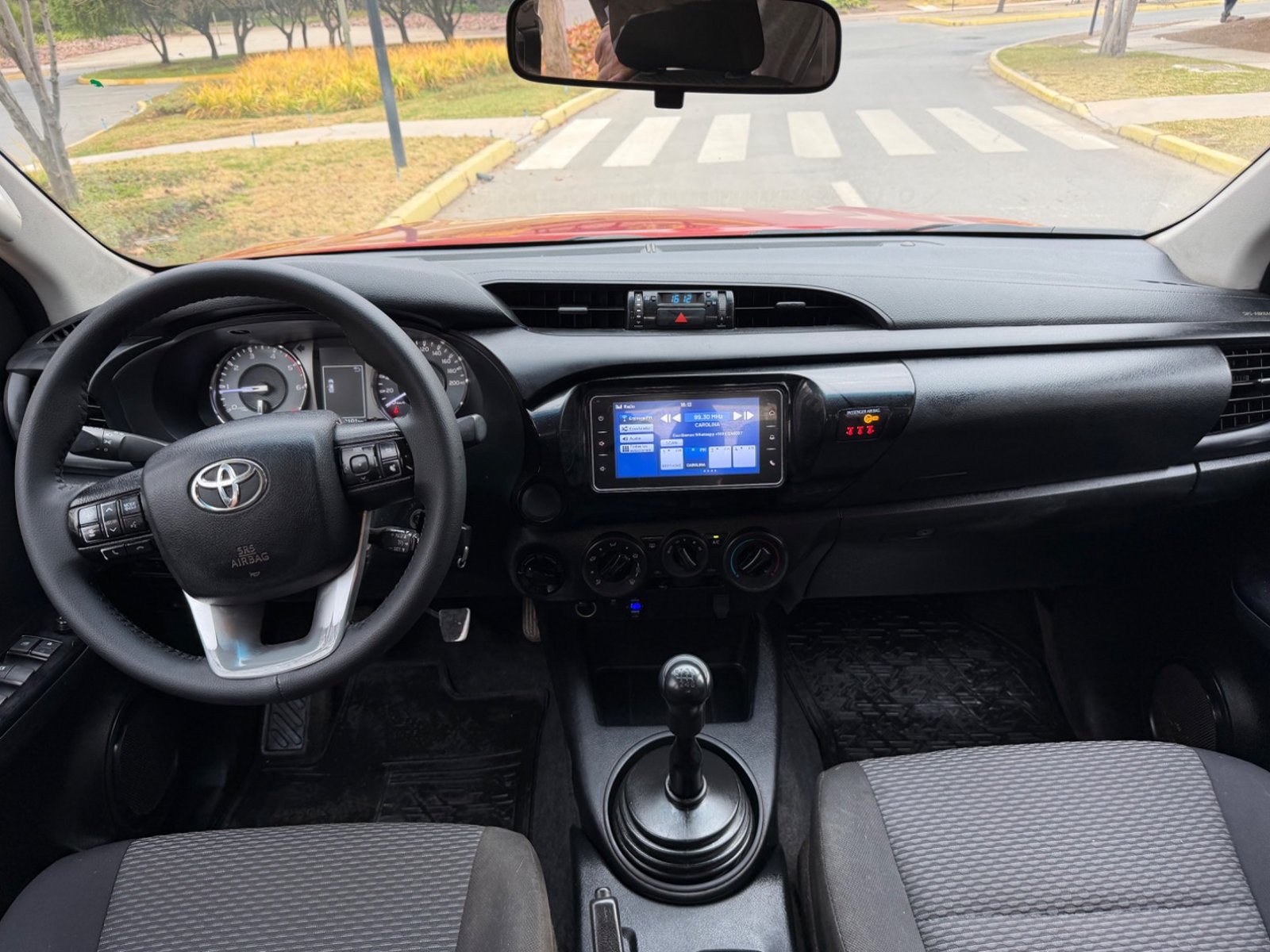 TOYOTA HILUX DCAB 4X4 4P 2.4 2024 - Imagen 11 de 11
