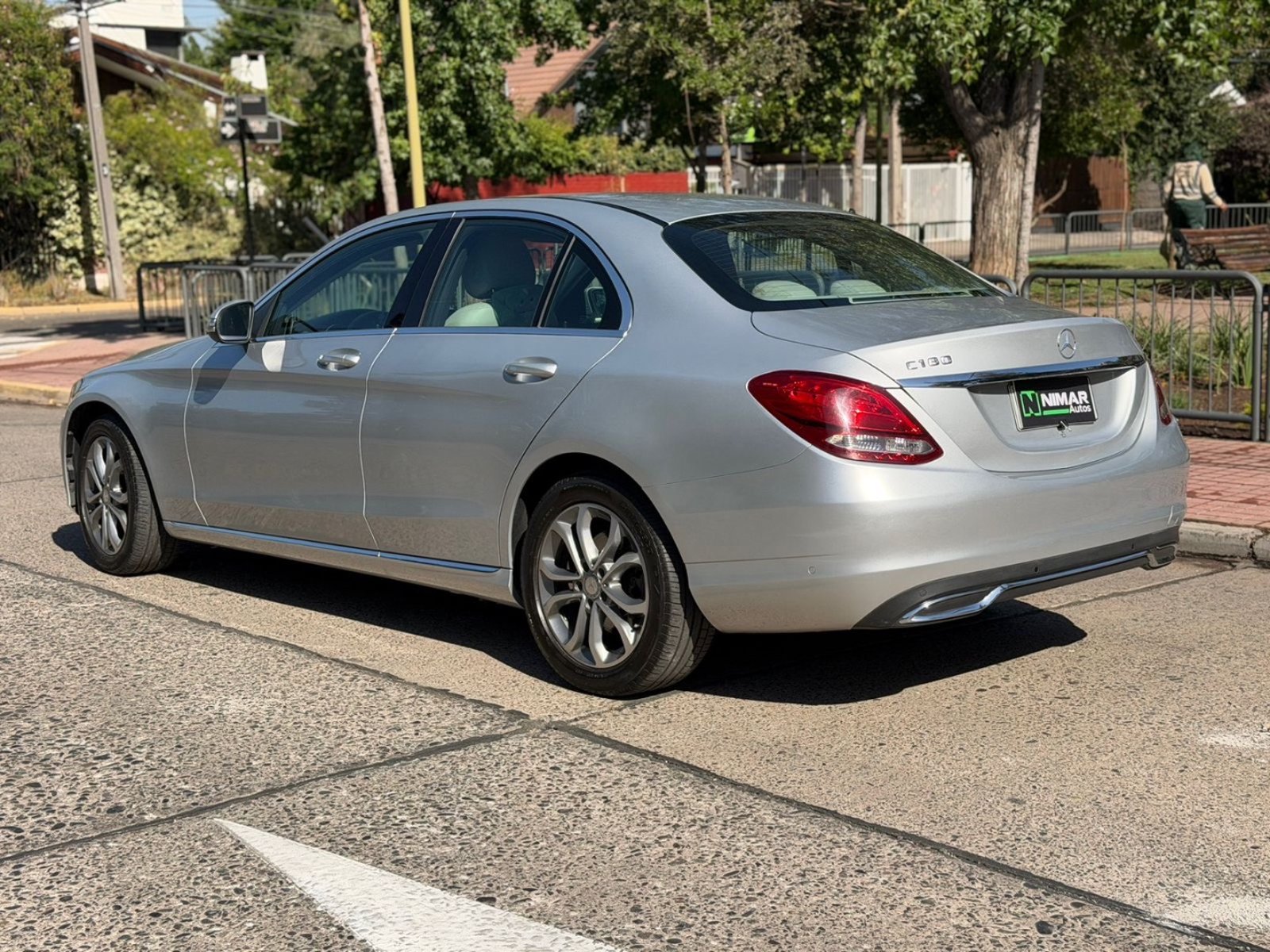 Mercedes-Benz C180 2016 - Foto 4 de 11