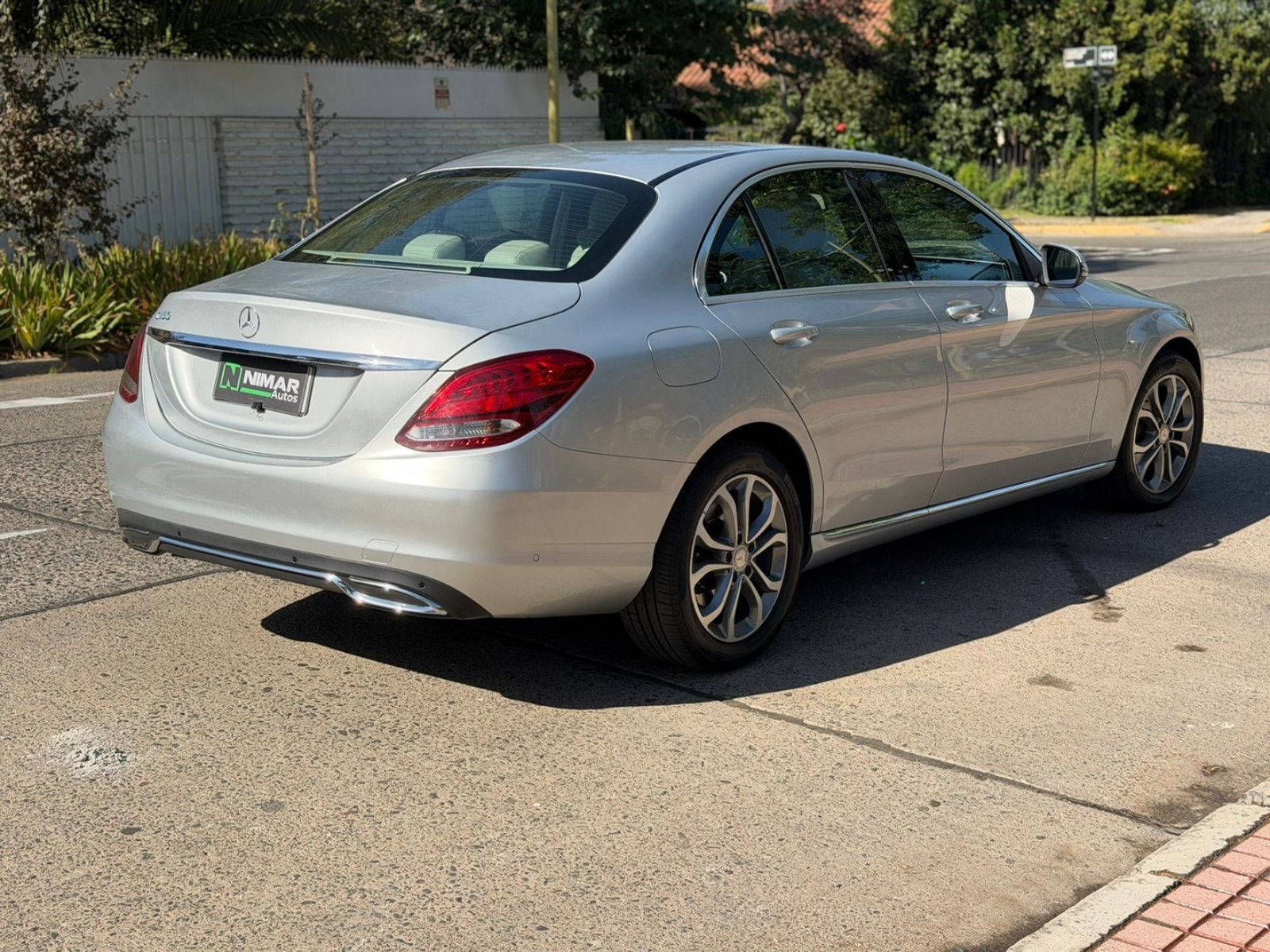 Mercedes-Benz C180 2016 - Foto 2 de 11