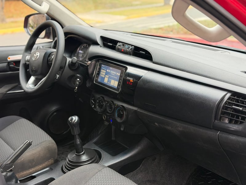 Toyota HILUX DCAB 4X4 4P 2.4 2024 - Imagen 9 de 11
