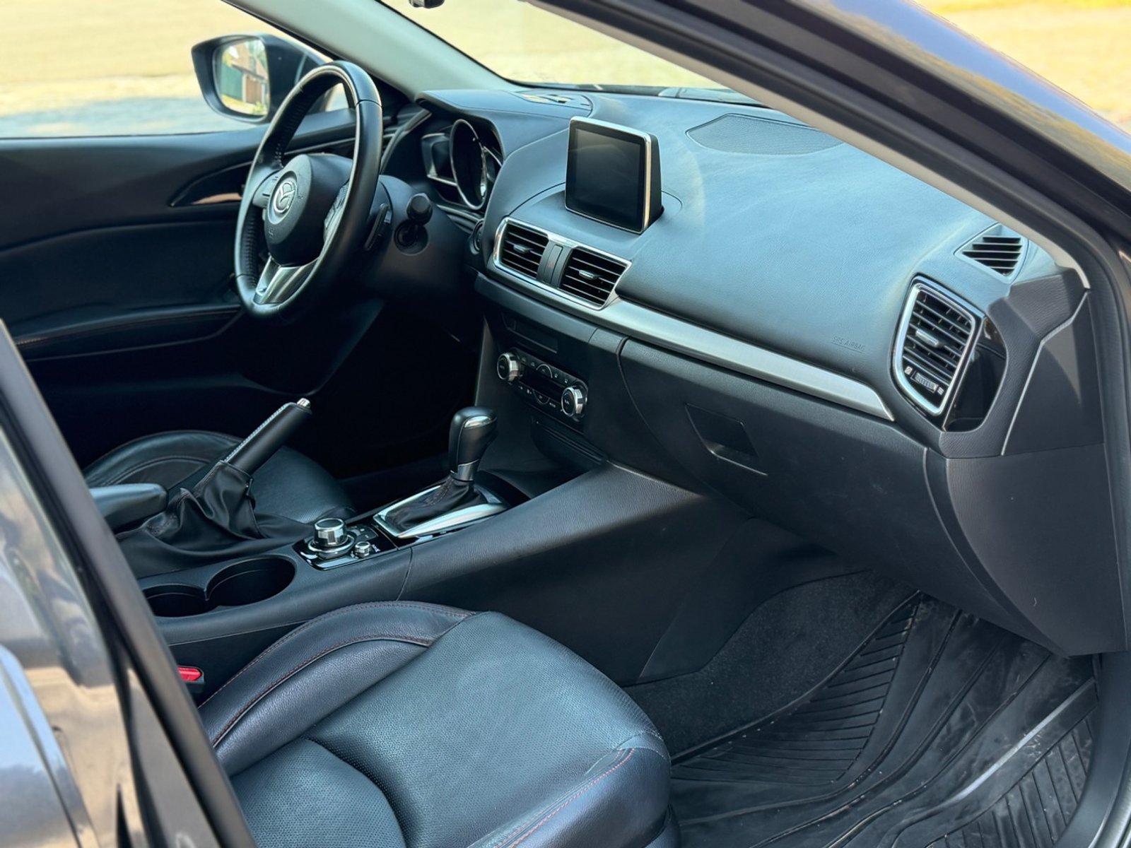 Mazda Mazda3 Sport 2017 - Imagen 7 de 12