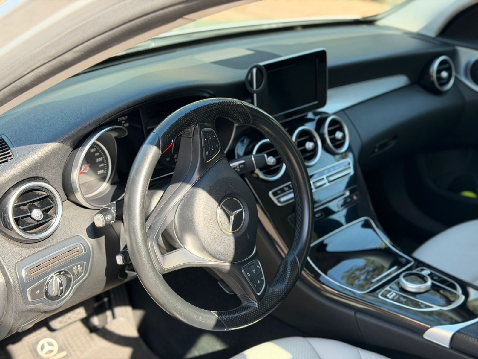 Mercedes-Benz C180 2016 - Imagen 8 de 11