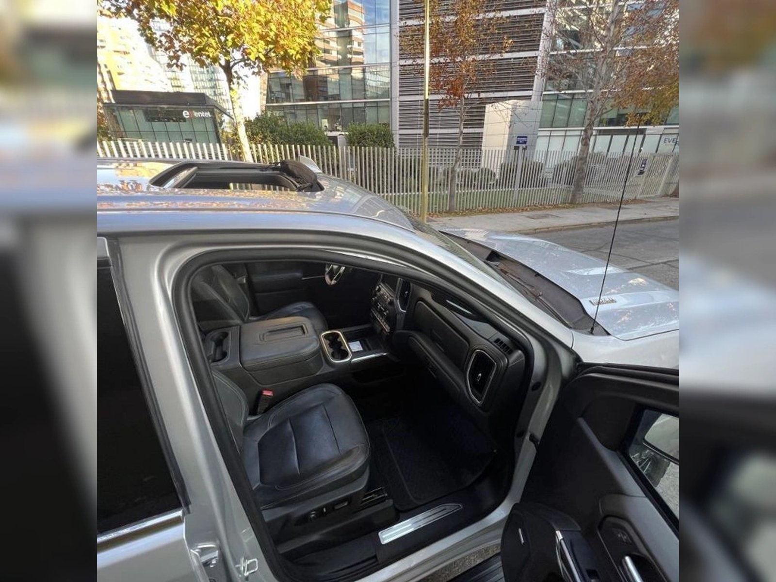 Chevrolet SILVERADO 2021 - Imagen 16 de 20