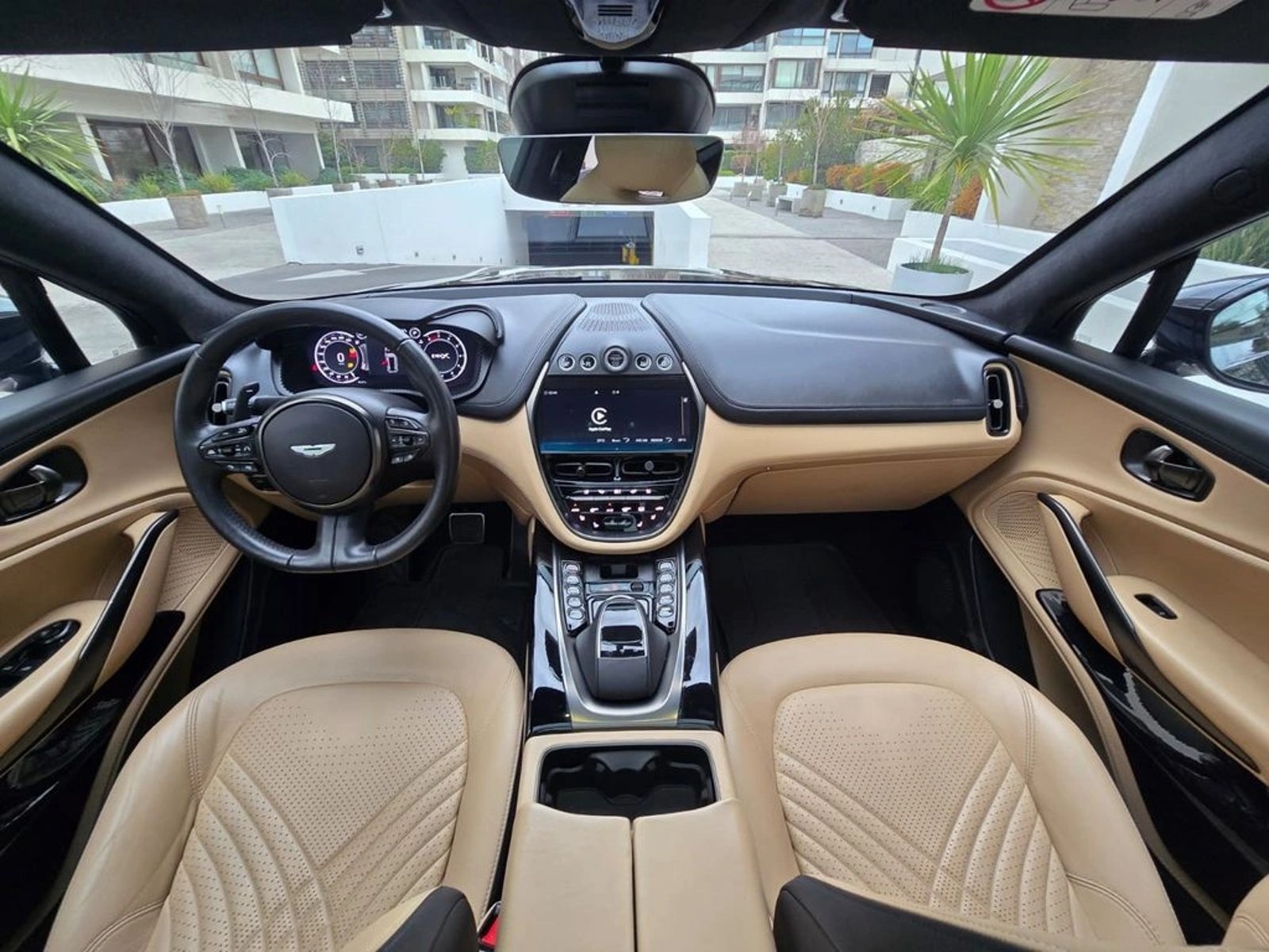 ASTON MARTIN DBX 2023 - Imagen 18 de 20