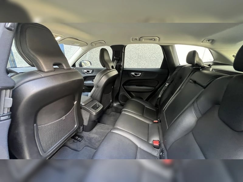 Volvo XC60 2022 - Imagen 9 de 16