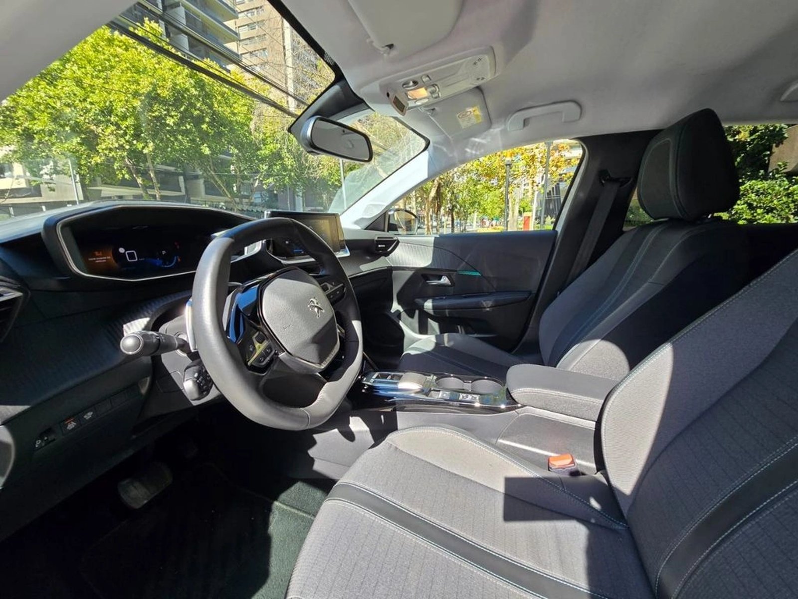 Peugeot 208 2023 - Imagen 9 de 17