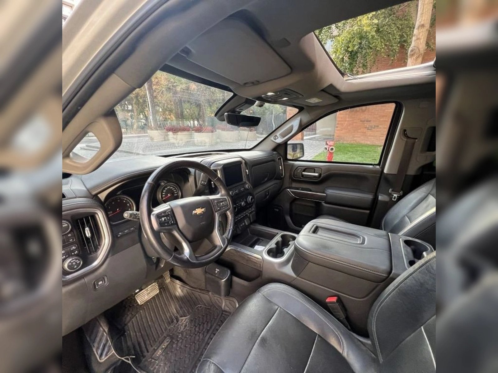 Chevrolet SILVERADO 2021 - Imagen 14 de 20
